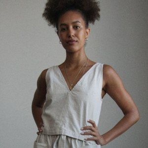 Aurorei Luuk V-Neck Tank